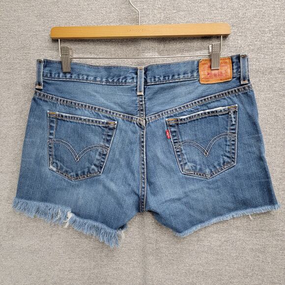 LEVI'S 501 WOMEN'S CUTOFF DENIM SHORTS, SIZE 30 - Picture 2 of 9